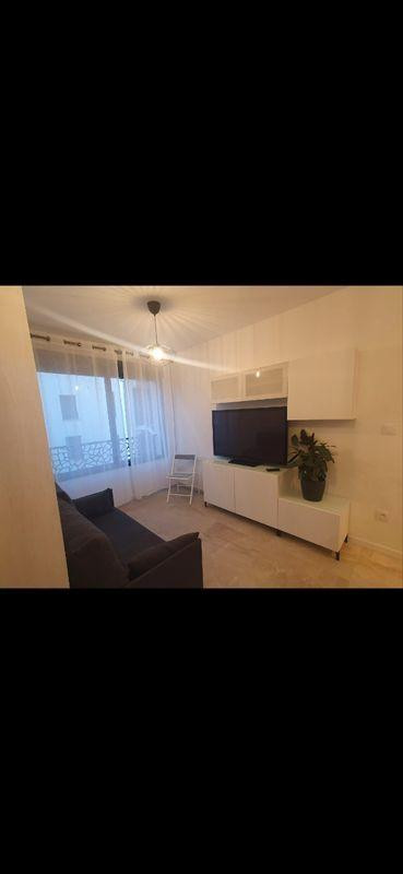 
                                                Location
                                                 Studio meublé 22metre carrés