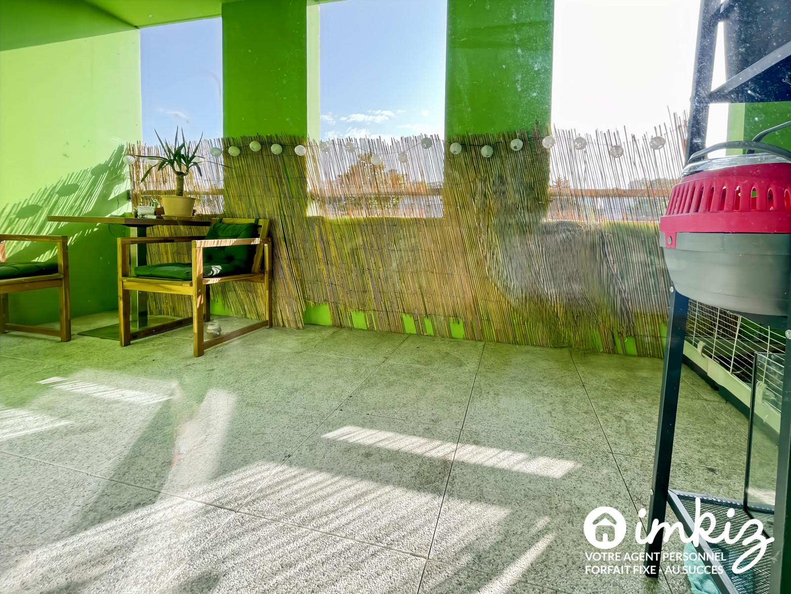 
                                                Vente
                                                 studio meublé 23 m², terrasse de 9 m² et box