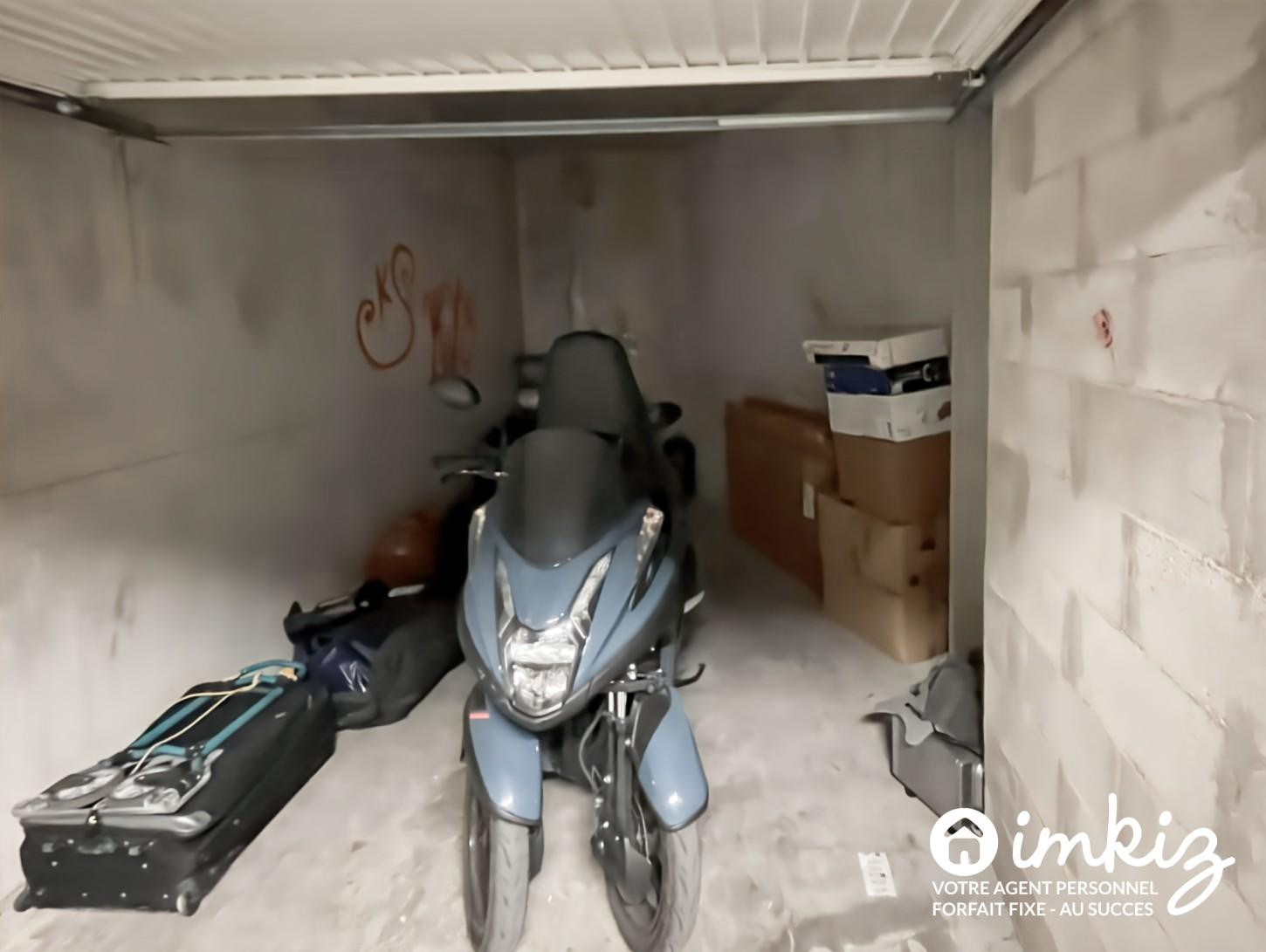 
                                                Vente
                                                 studio meublé 23 m², terrasse de 9 m² et box