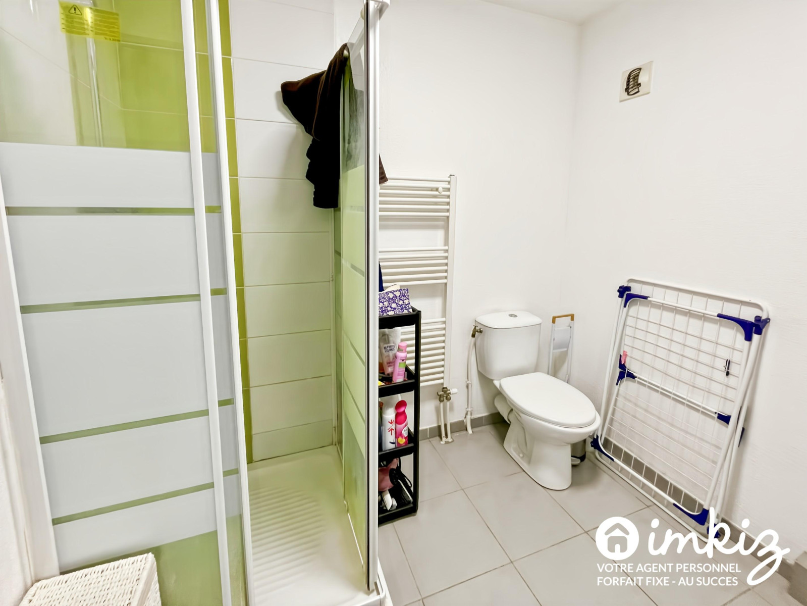 
                                                Vente
                                                 studio meublé 23 m², terrasse de 9 m² et box