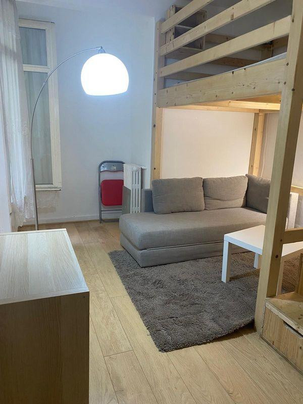 
                                                Location
                                                 Studio meublé 24m2