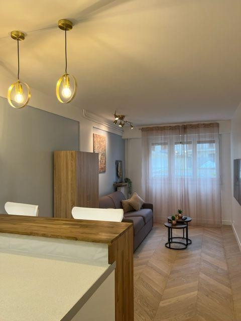 
                                                Location
                                                 Studio meublé 24m2 à louer