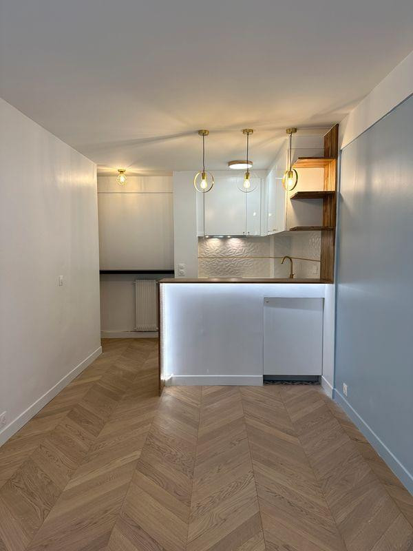 
                                                Location
                                                 Studio meublé 24m2 à louer