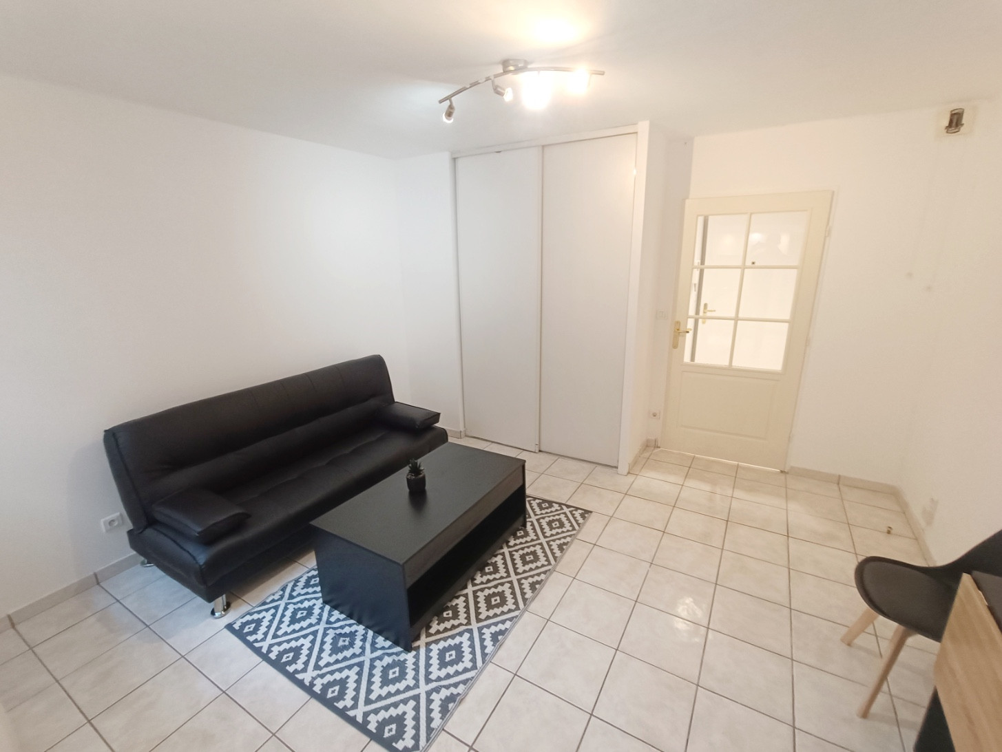 
                                                Location
                                                 Studio meublé 24m2 Amiens Centre