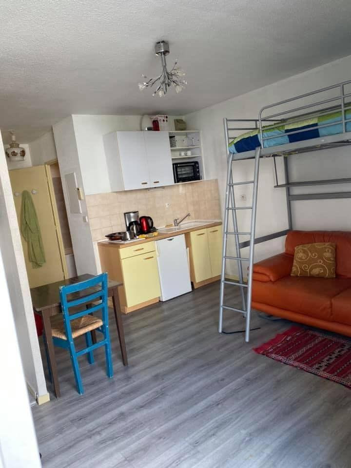 
                                                Location
                                                 Studio meuble 25 m2 à Grenoble