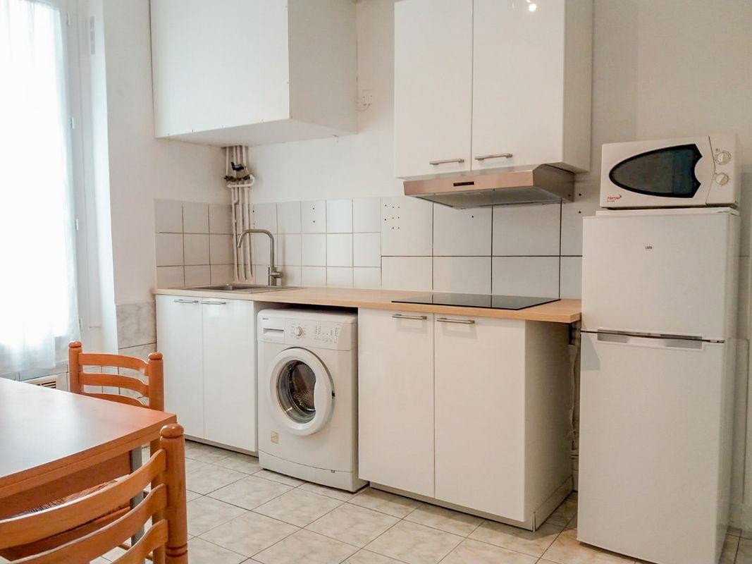 
                                                Location
                                                 Studio meublé 25 m2 Paris 19eme