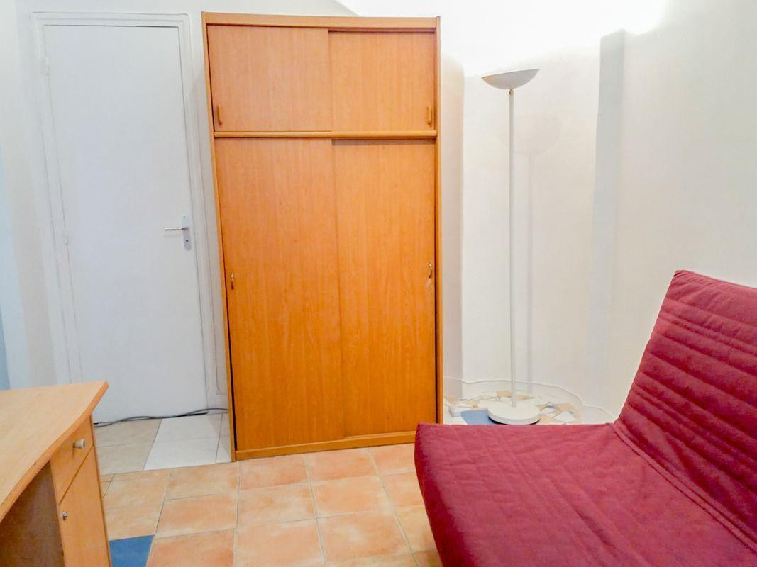 
                                                Location
                                                 Studio meublé 25 m2 Paris 19eme