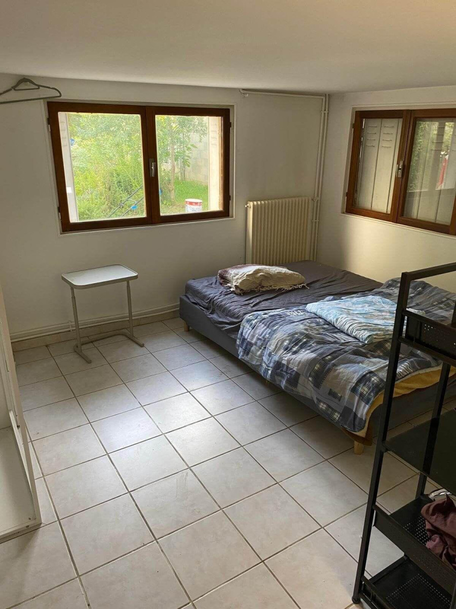 
                                                Colocation
                                                 Studio meublé 25m² dans une maison avec jardin