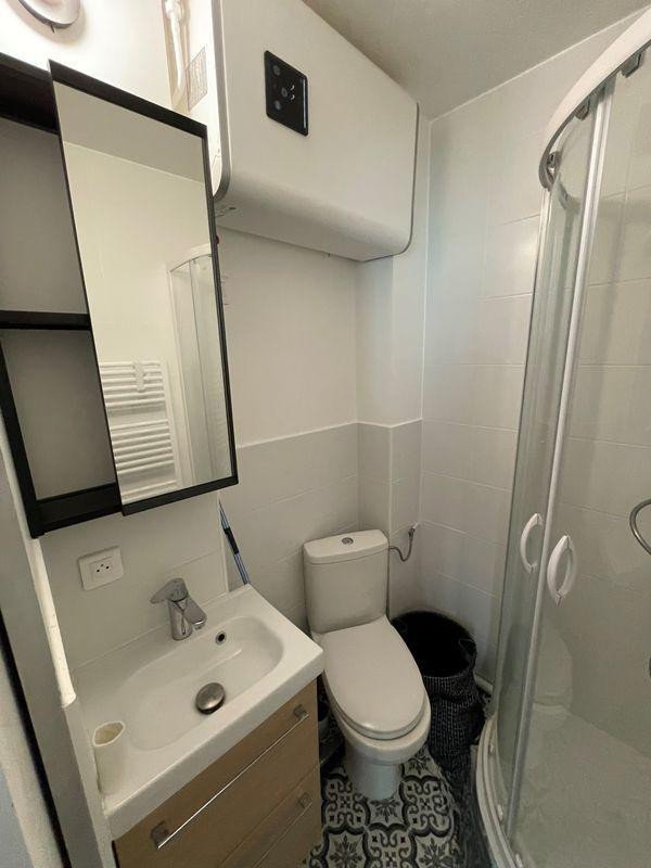 
                                                Location
                                                 Studio meublé 25m² Levallois Métro Louise Michel