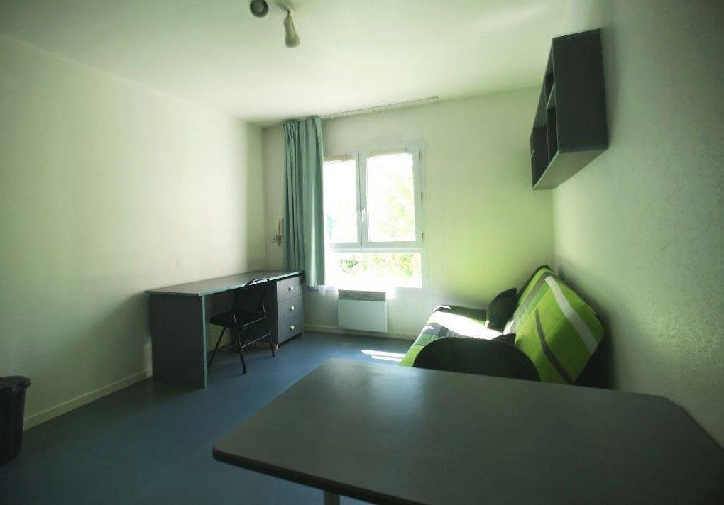 
                                                Location
                                                 Studio meublé 25m2