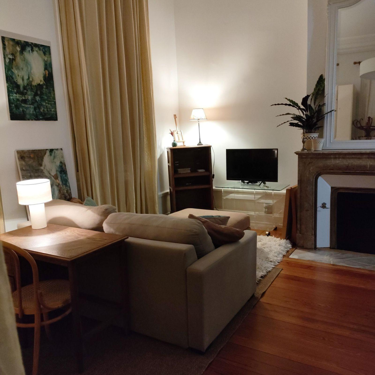 
                                                Location
                                                 STUDIO MEUBLE 26m2+Mezzanine 8m2 
+Option Parking