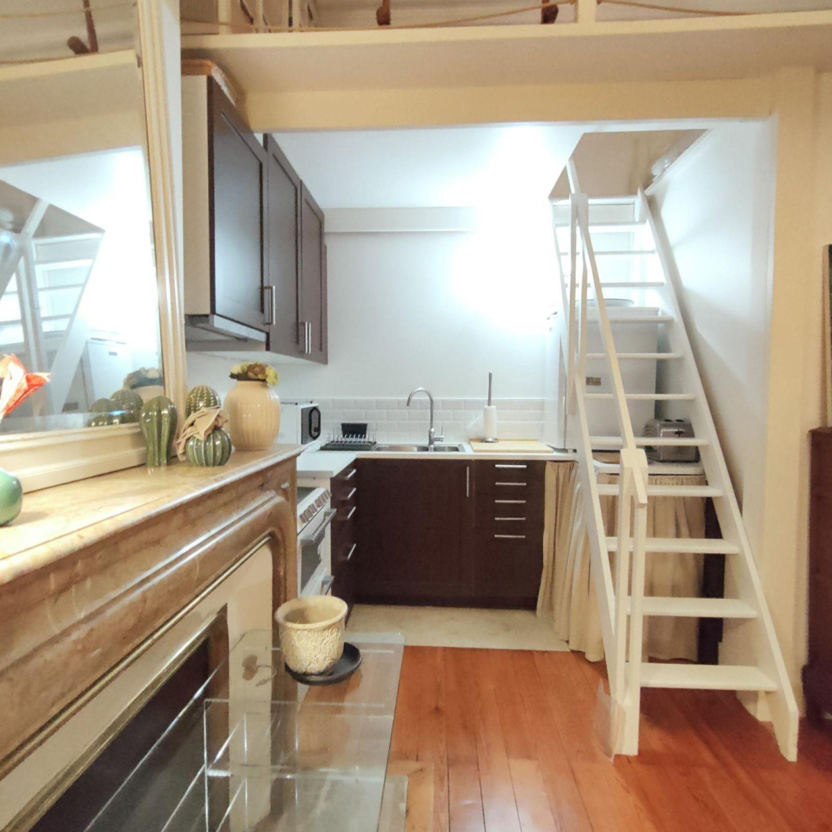 
                                                Location
                                                 STUDIO MEUBLE 26m2+Mezzanine 8m2 
+Option Parking