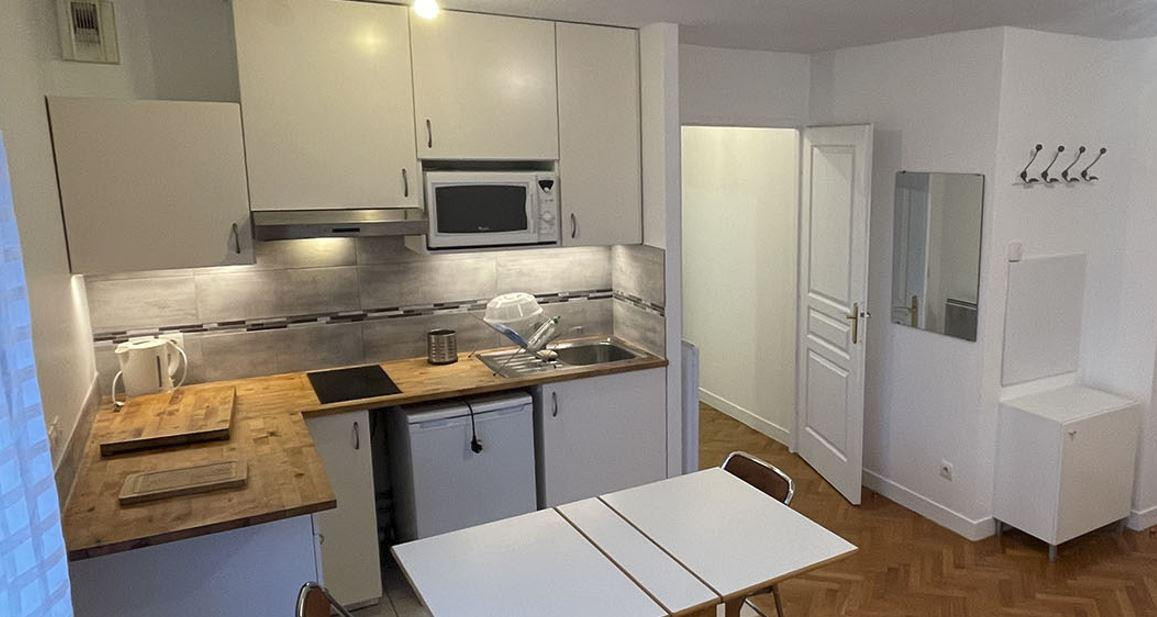 
                                                Location
                                                 ✅ Studio meublé - 27 m² - 5 mn gare, centre ville