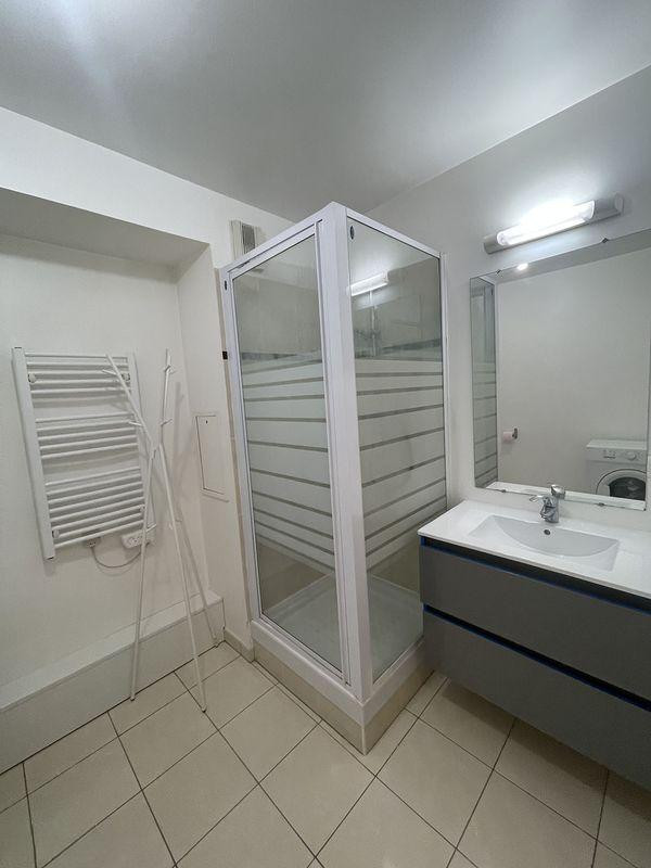 
                                                Location
                                                 ✅Studio meublé - 27 m² - 5 mn gare et centre ville