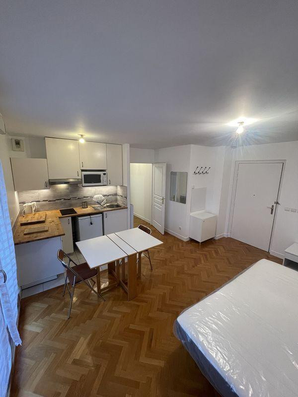 
                                                Location
                                                 ✅Studio meublé - 27 m² - 5 mn gare et centre ville