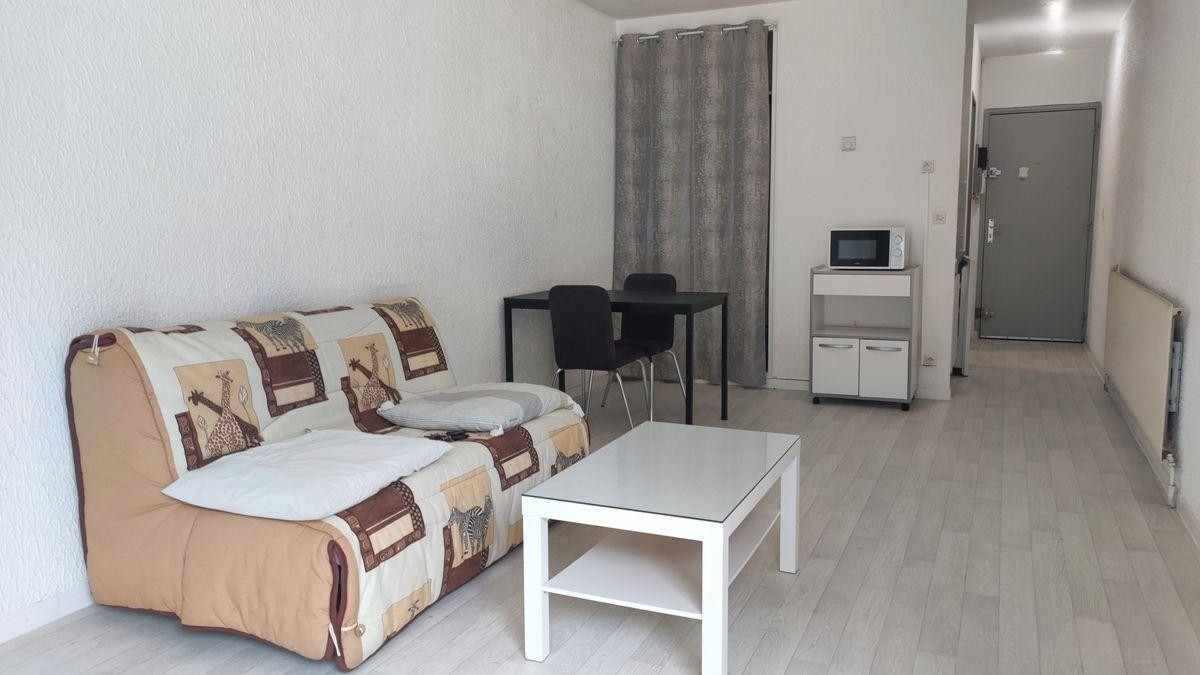 
                                                Location
                                                 Studio meublé, 27 m², avec grande terrasse de 24 m