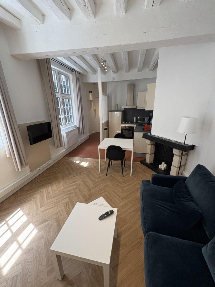 
                                                Location
                                                 Studio meublé 28 m² – 140 Rue Eau de Robec, Rouen