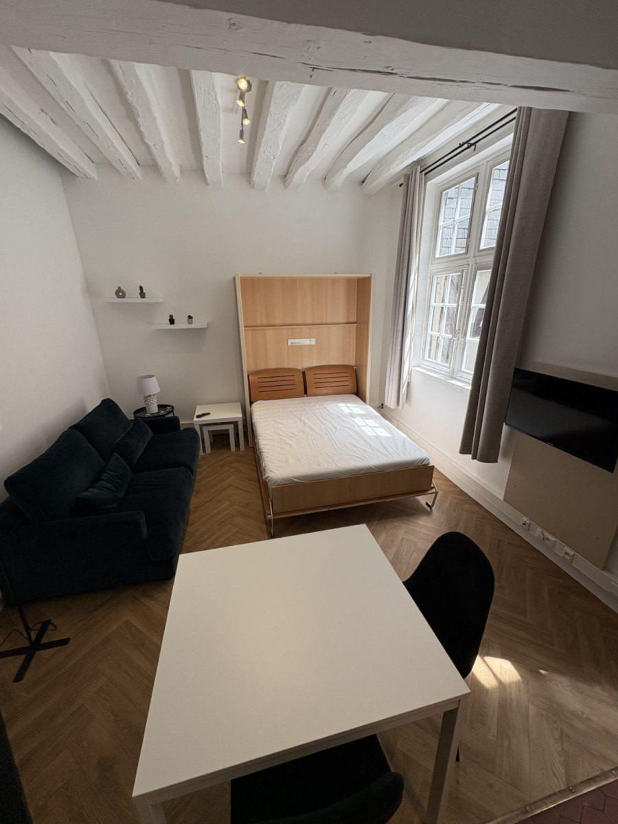 
                                                Location
                                                 Studio meublé 28 m² – 140 Rue Eau de Robec, Rouen