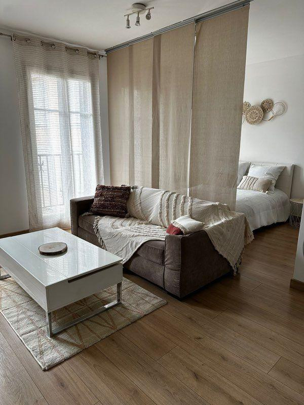 
                                                Location
                                                 Studio meublé 30 m², balcon, parking, ascenseur