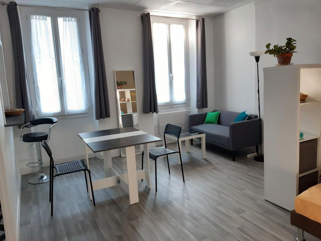 
                                                Location
                                                 Studio meublé 30m²