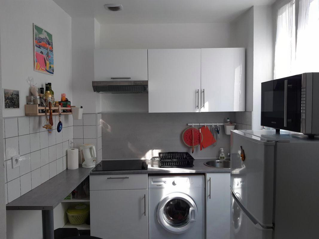
                                                Location
                                                 Studio meublé 30m²