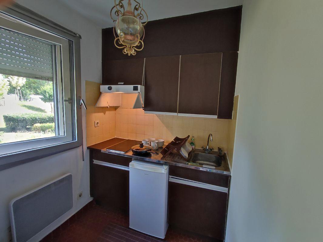 
                                                Location
                                                 Studio meublé 30m2 étudiant(s) tbe verdure