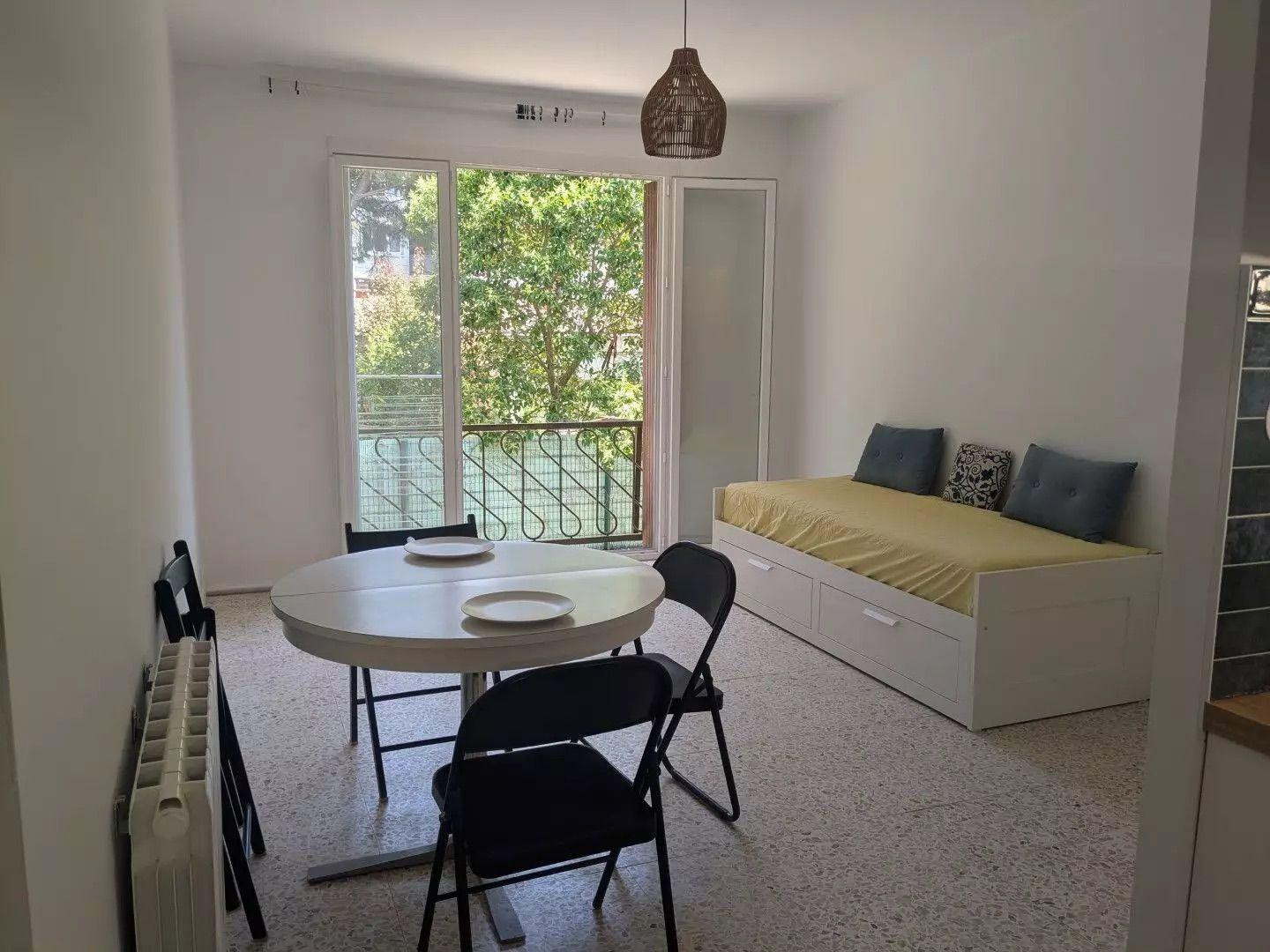 
                                                Location
                                                 Studio meublé 31 m²