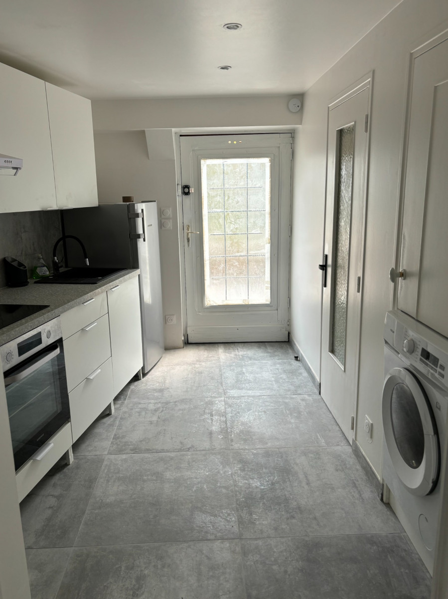 
                                                Location
                                                 studio meuble