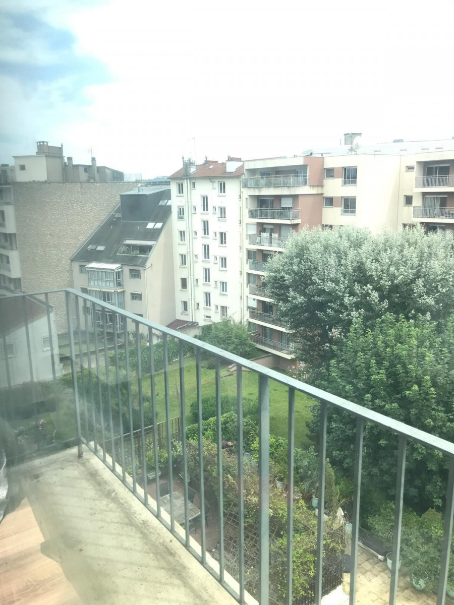 
                                                Location
                                                 studio meuble