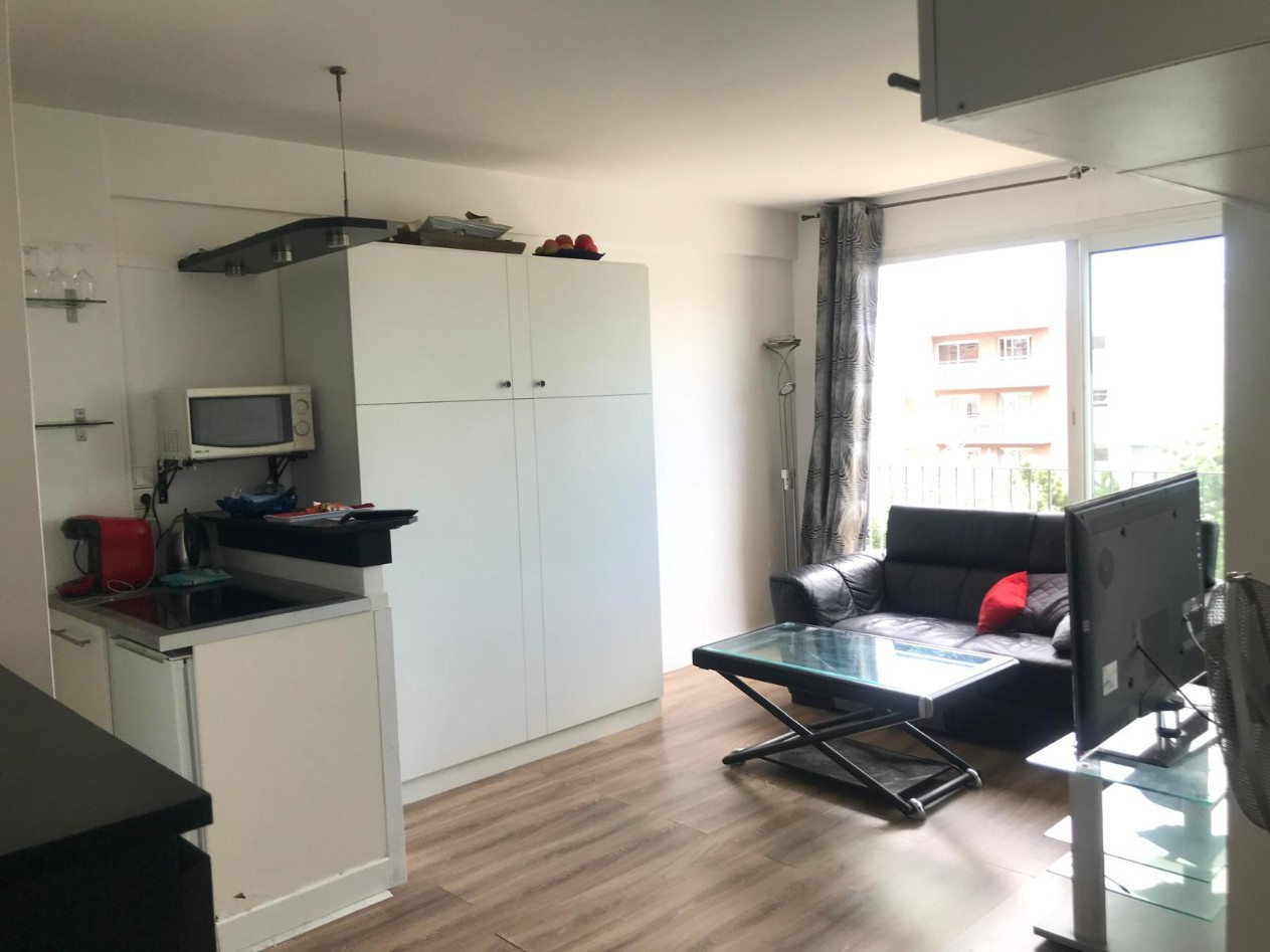 
                                                Location
                                                 studio meuble