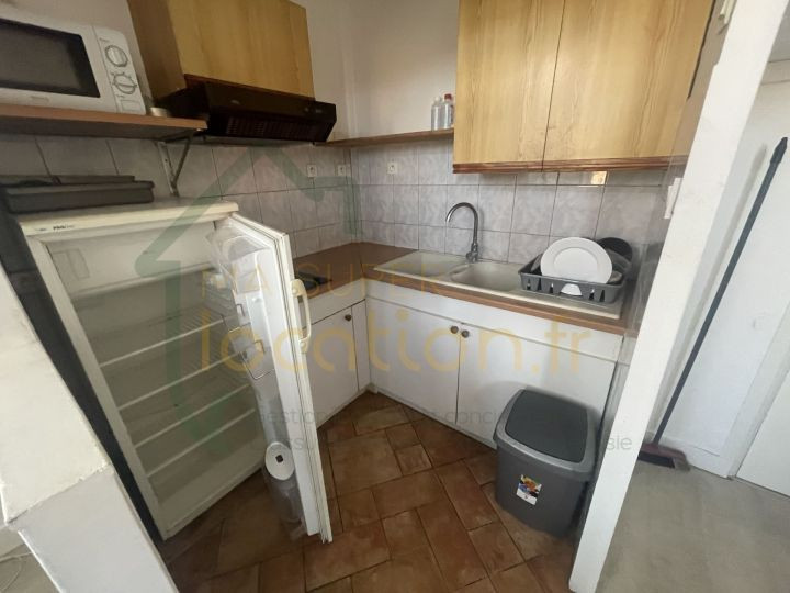 
                                                Location
                                                 Studio meublé