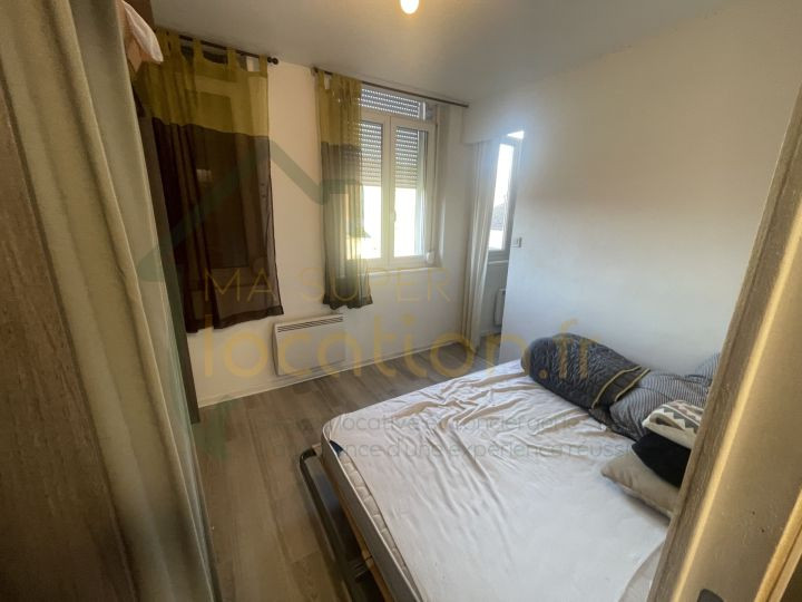 
                                                Location
                                                 Studio meublé