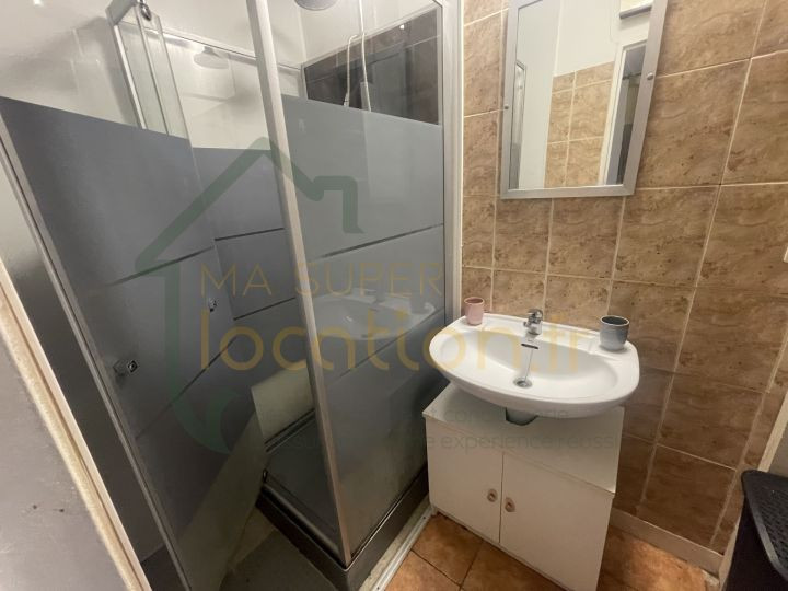 
                                                Location
                                                 Studio meublé