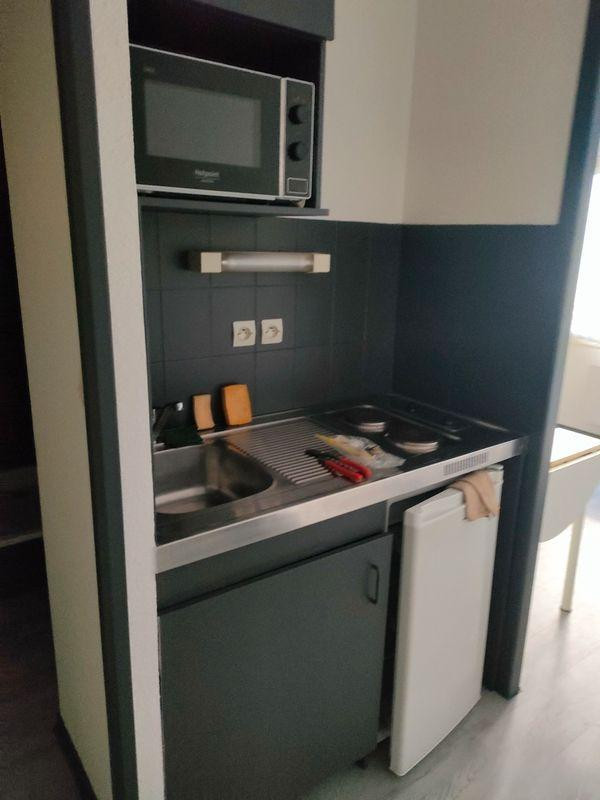 
                                                Location
                                                 Studio meublé