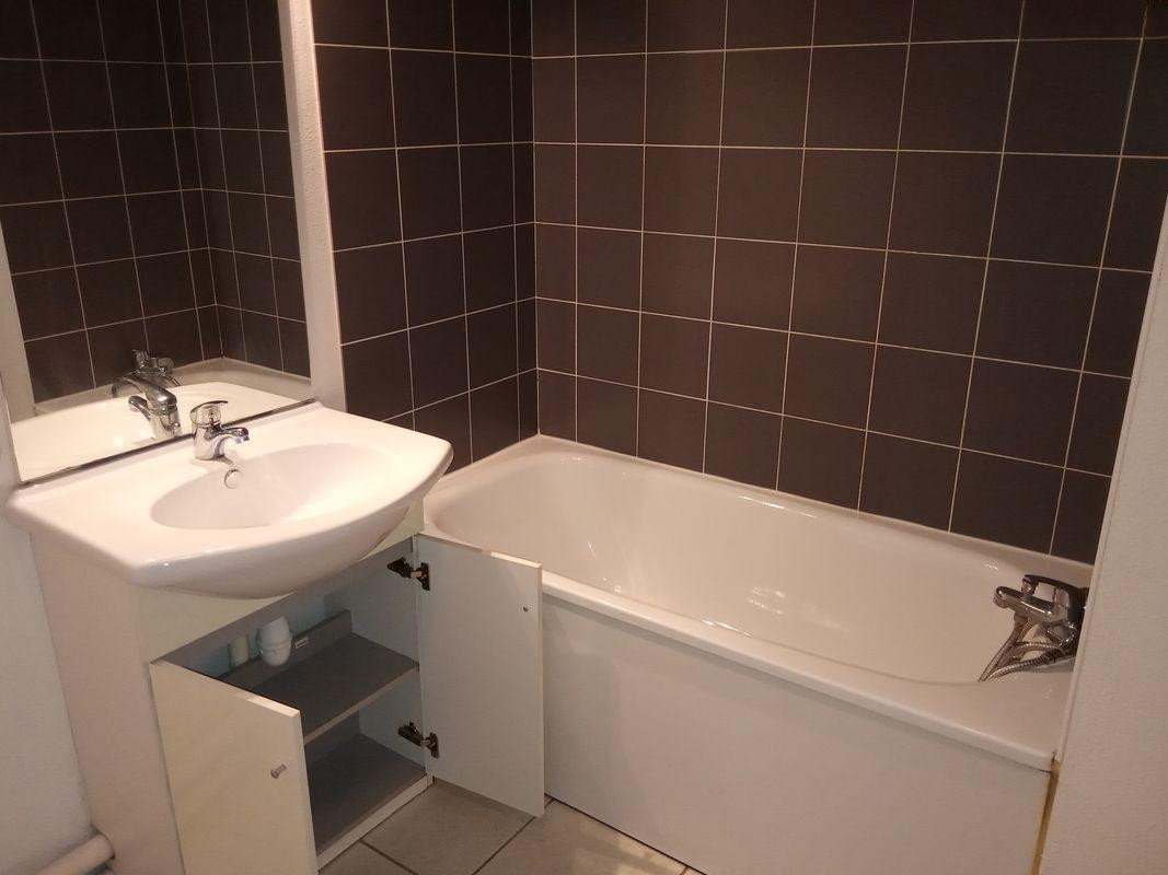 
                                                Location
                                                 Studio meublé