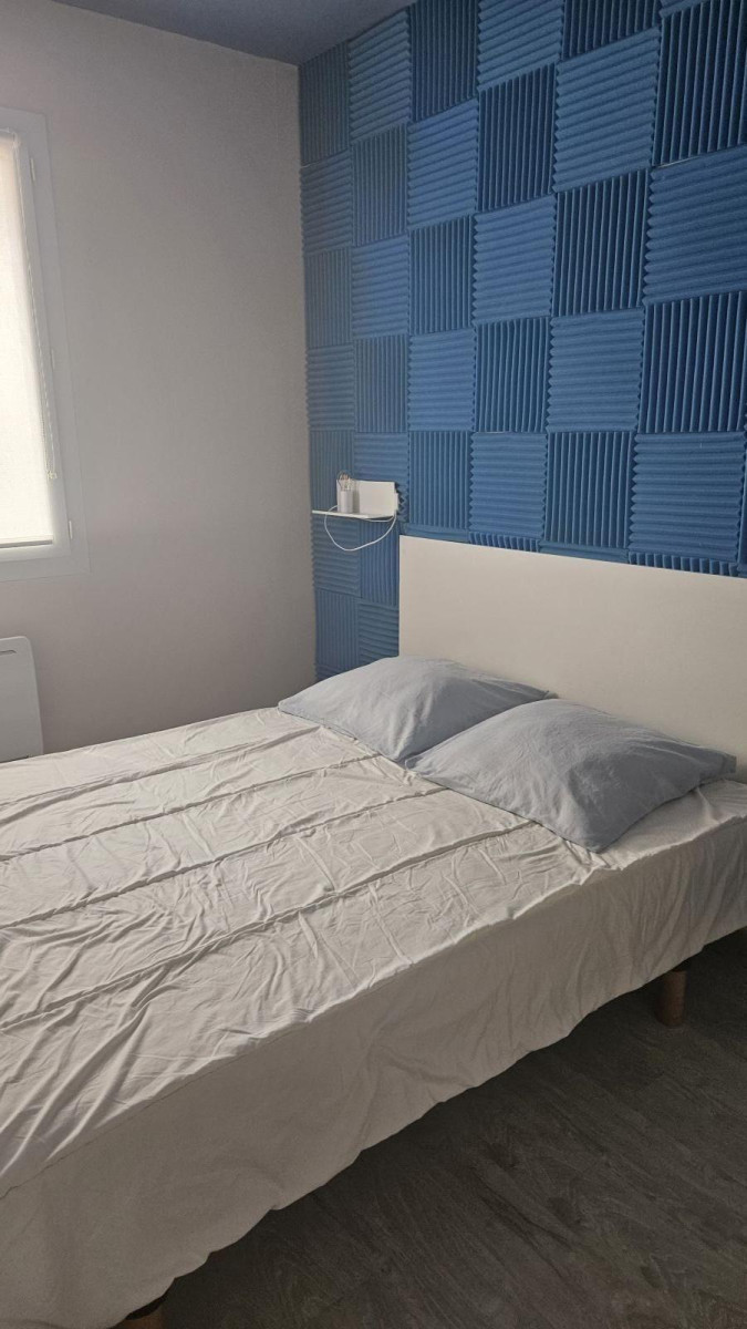 
                                                Location
                                                 Studio meublé