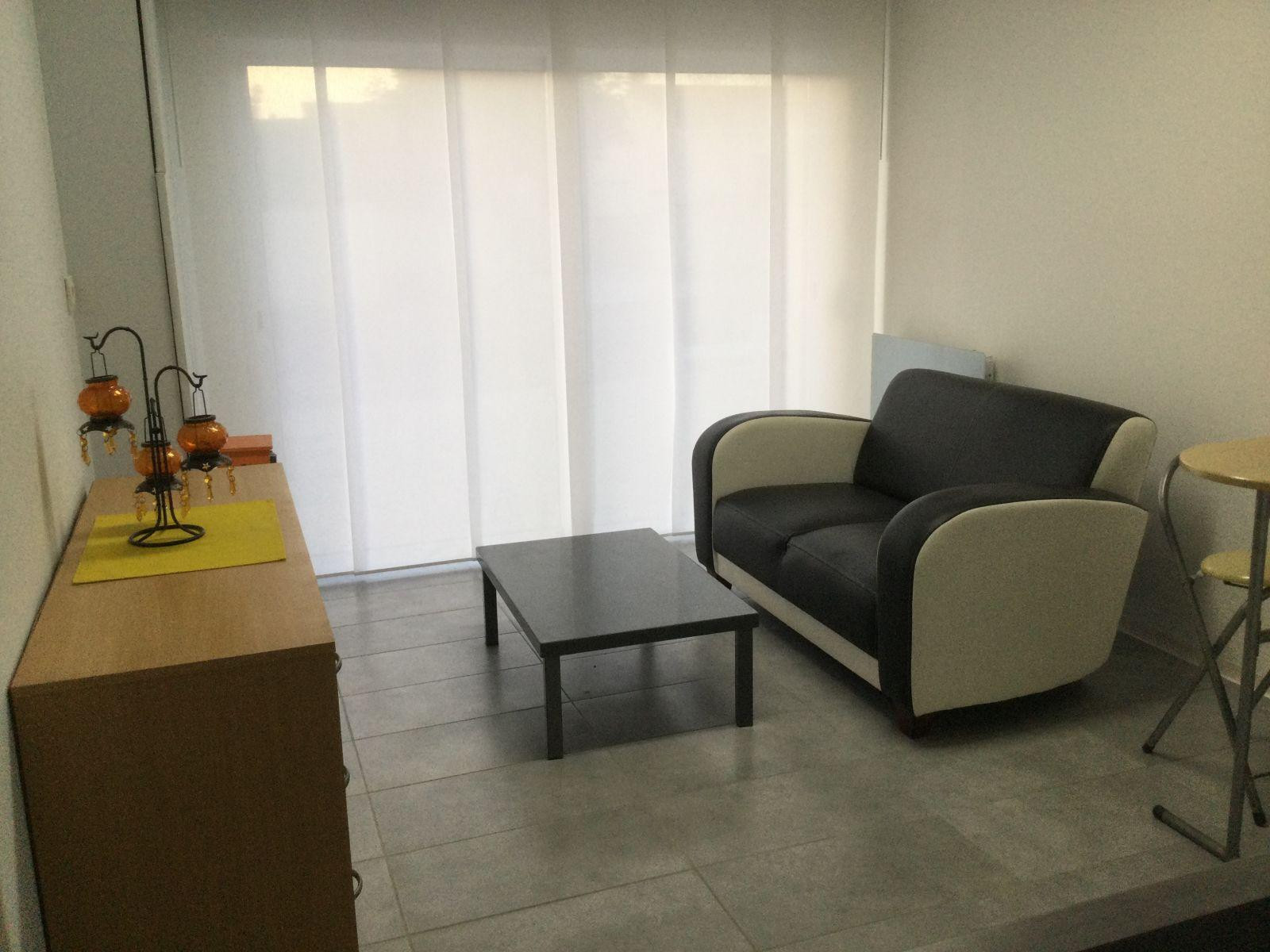 
                                                Location
                                                 Studio meublé