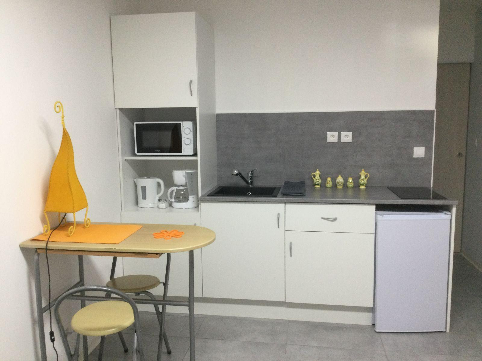 
                                                Location
                                                 Studio meublé