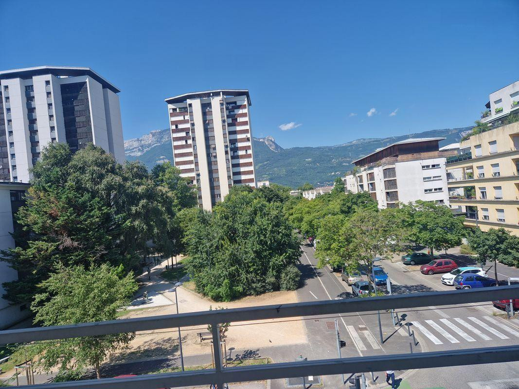
                                                Location
                                                 Studio meublé