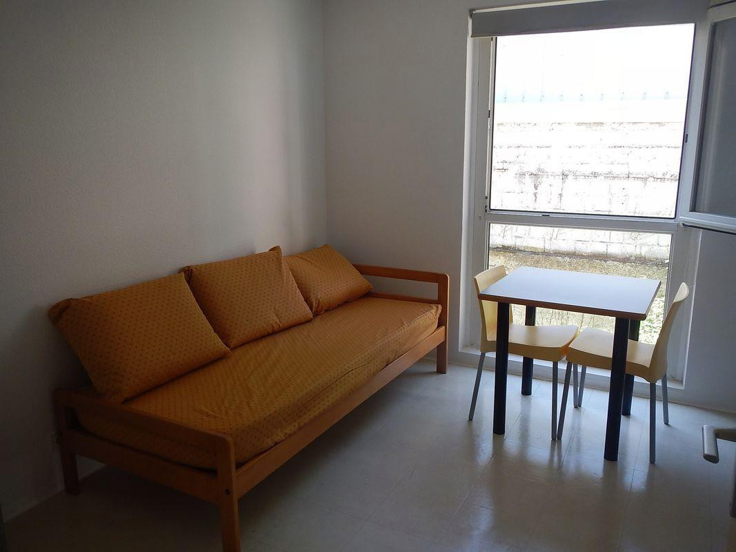 
                                                Location
                                                 Studio meublé