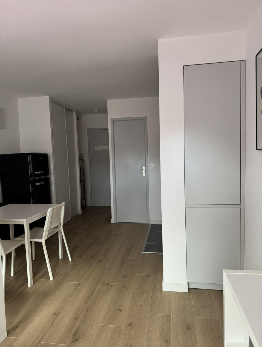 
                                                Location
                                                 Studio meublé