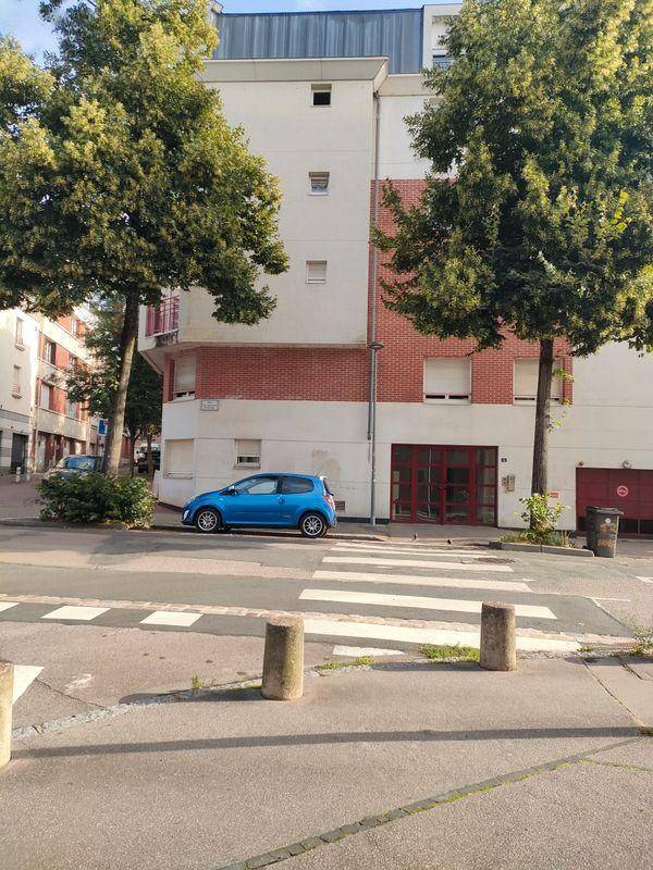 
                                                Location
                                                 Studio meublé