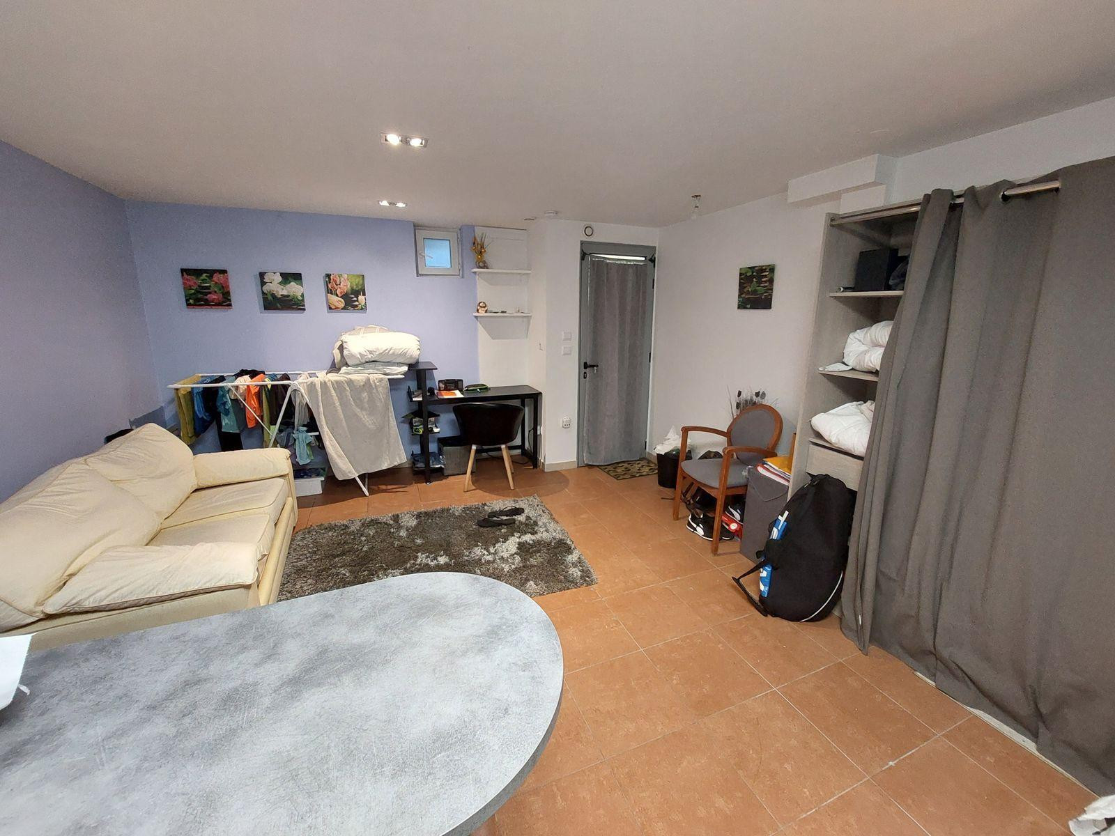 
                                                Location
                                                 Studio meublé