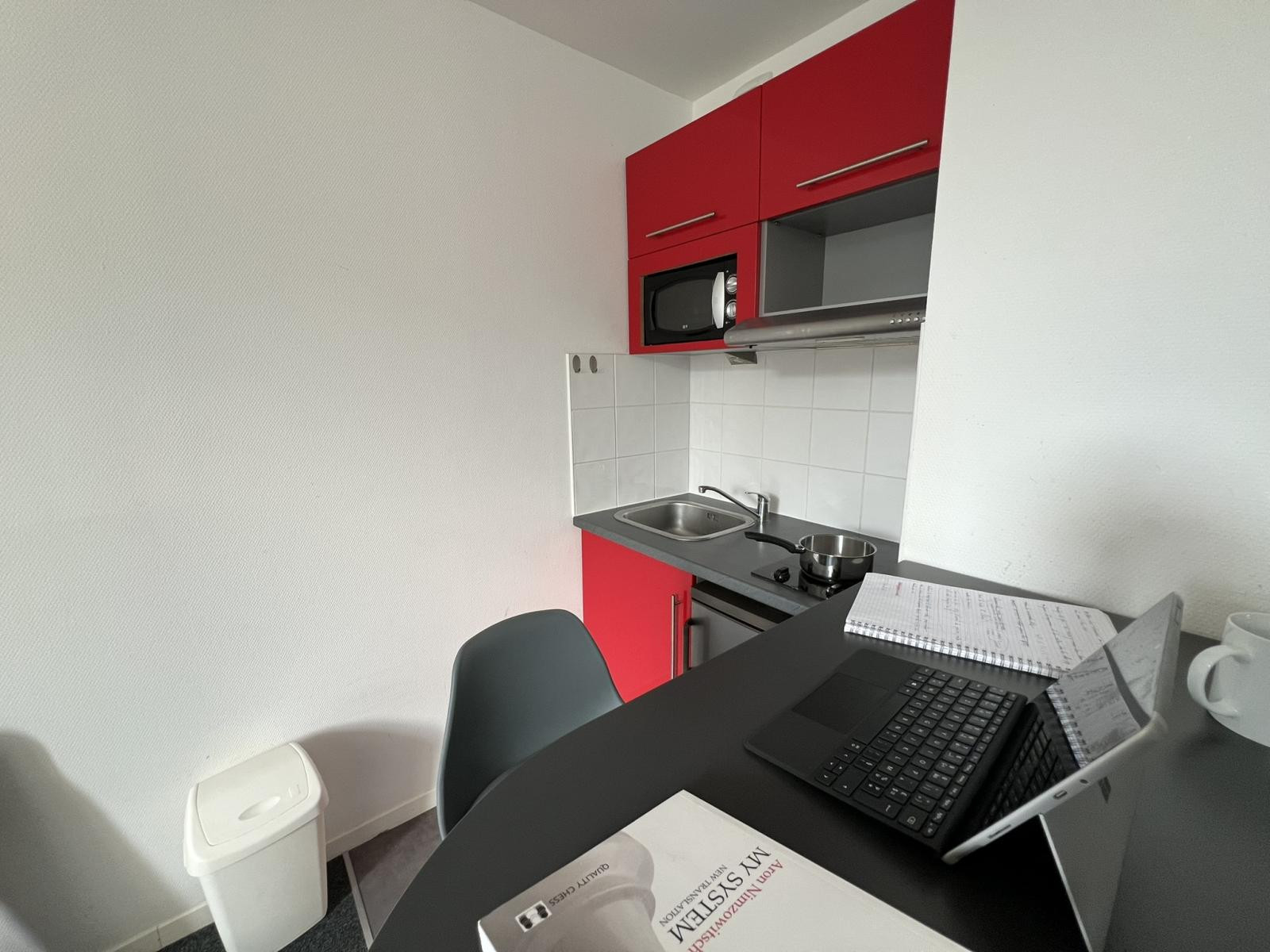 
                                                Location
                                                 Studio meublé