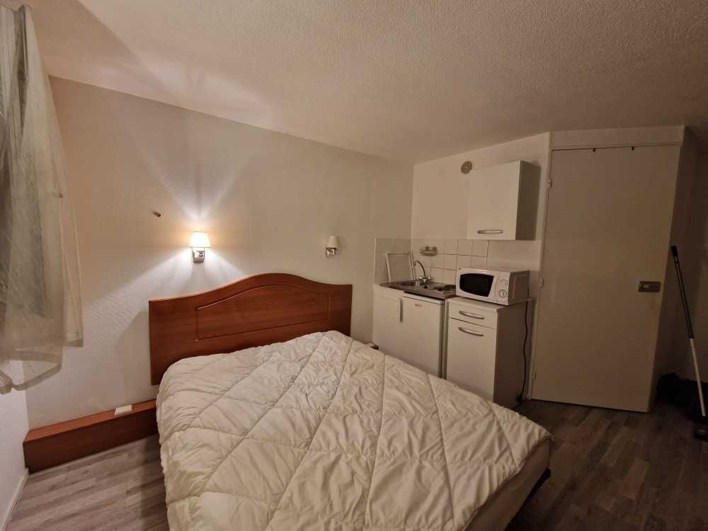 
                                                Location
                                                 Studio meublé à 10 min de Paris en RER