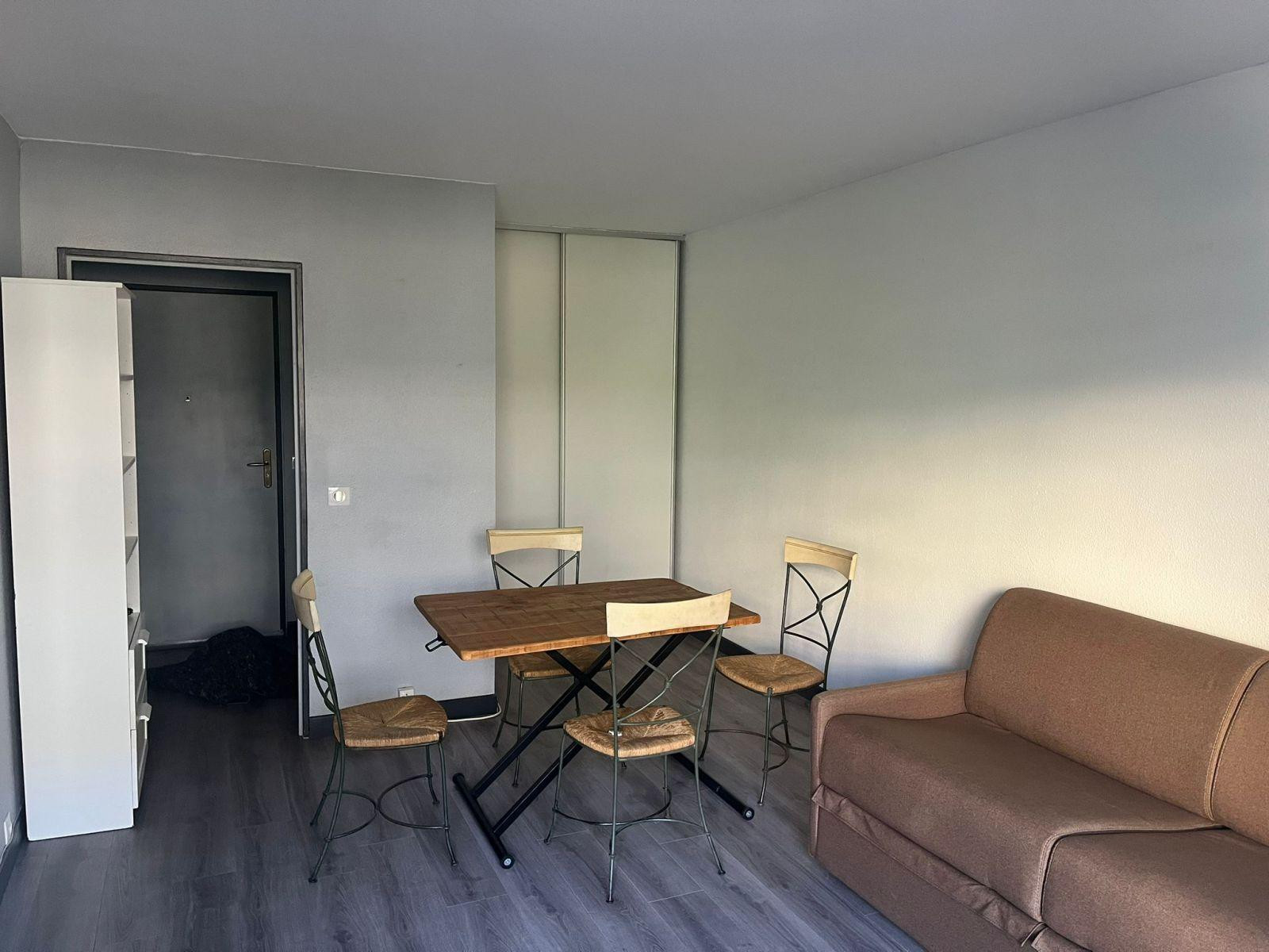 
                                                Location
                                                 Studio meublé à Bordeaux