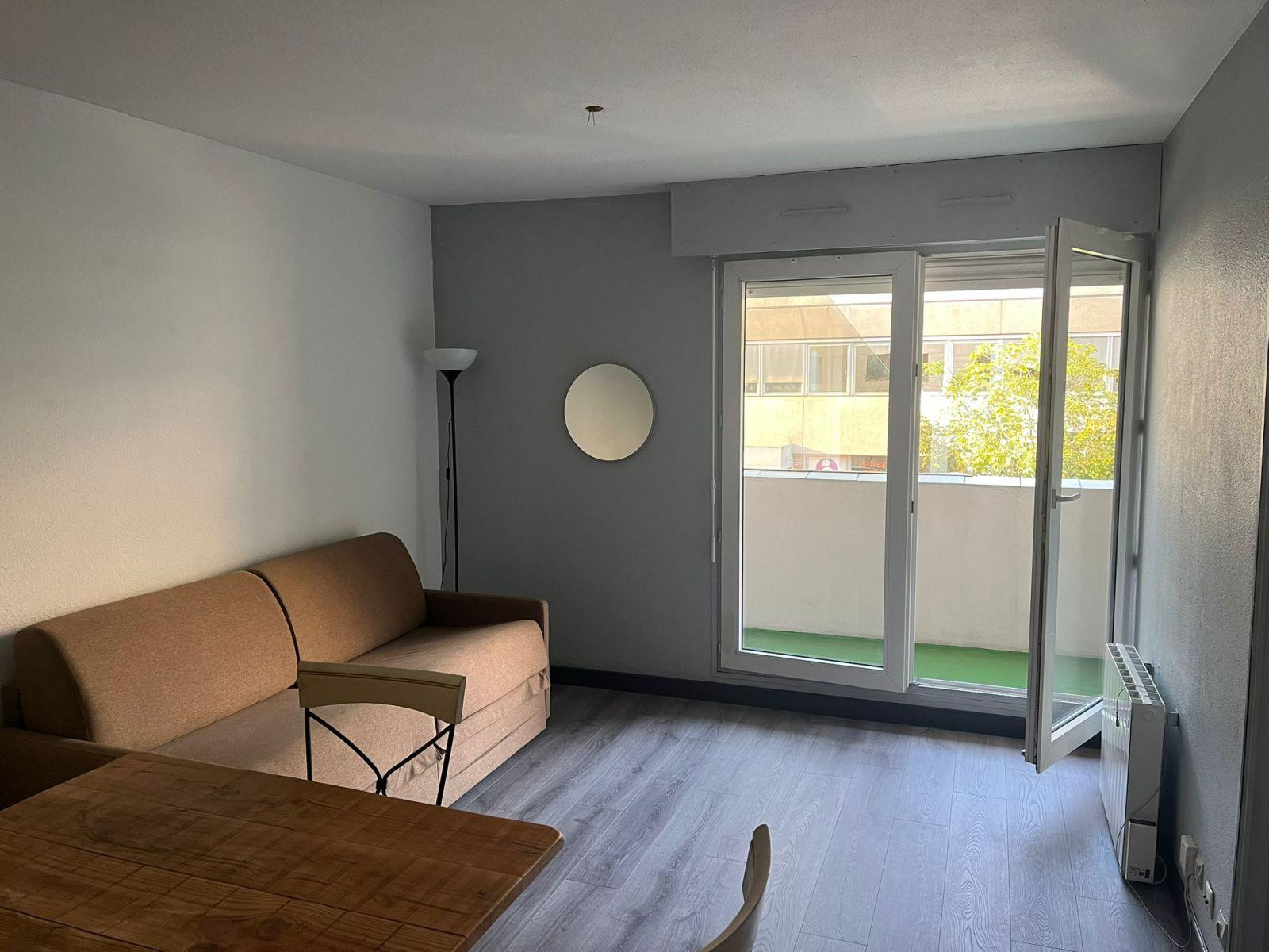 
                                                Location
                                                 Studio meublé à Bordeaux