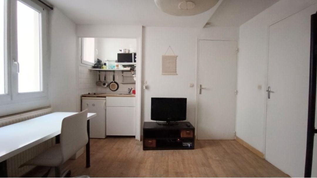 
                                                Location
                                                 Studio meublé à Châtelet (Paris 1er)