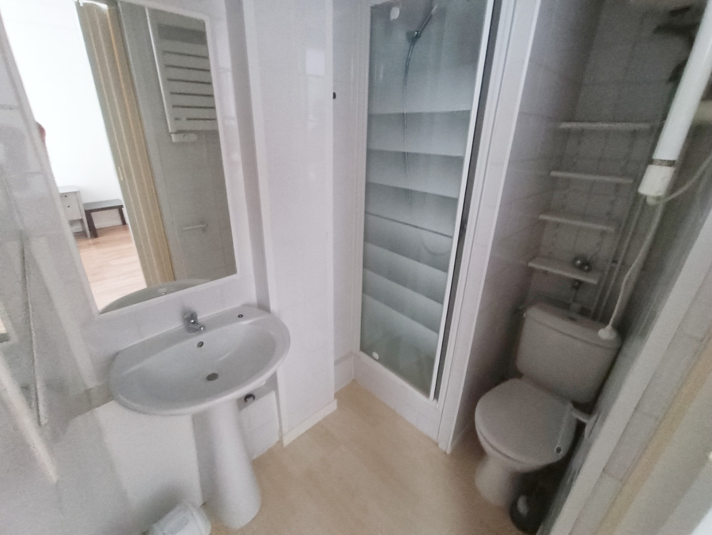 
                                                Location
                                                 Studio meublé à deux pas de la gare