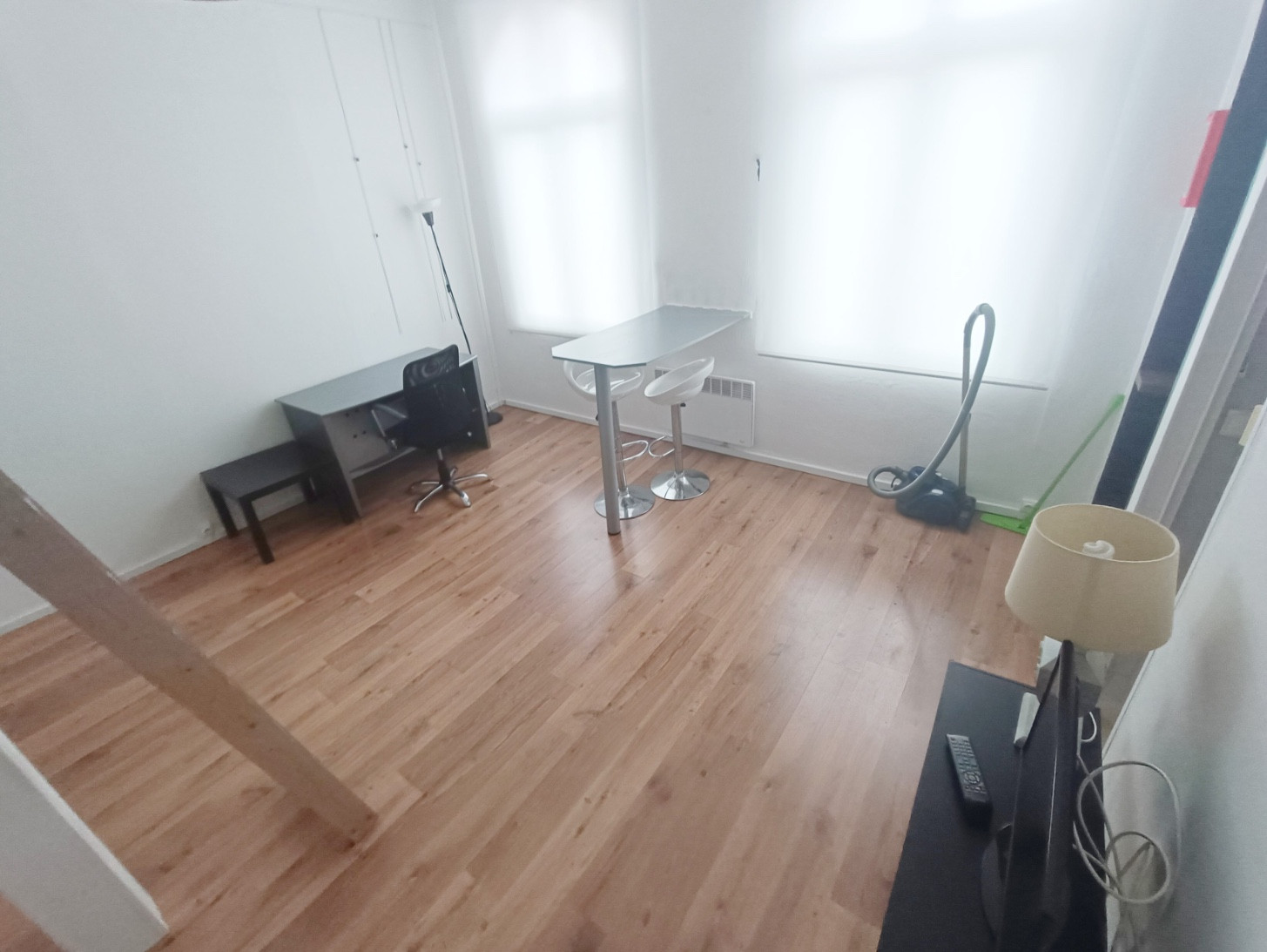 
                                                Location
                                                 Studio meublé à deux pas de la gare